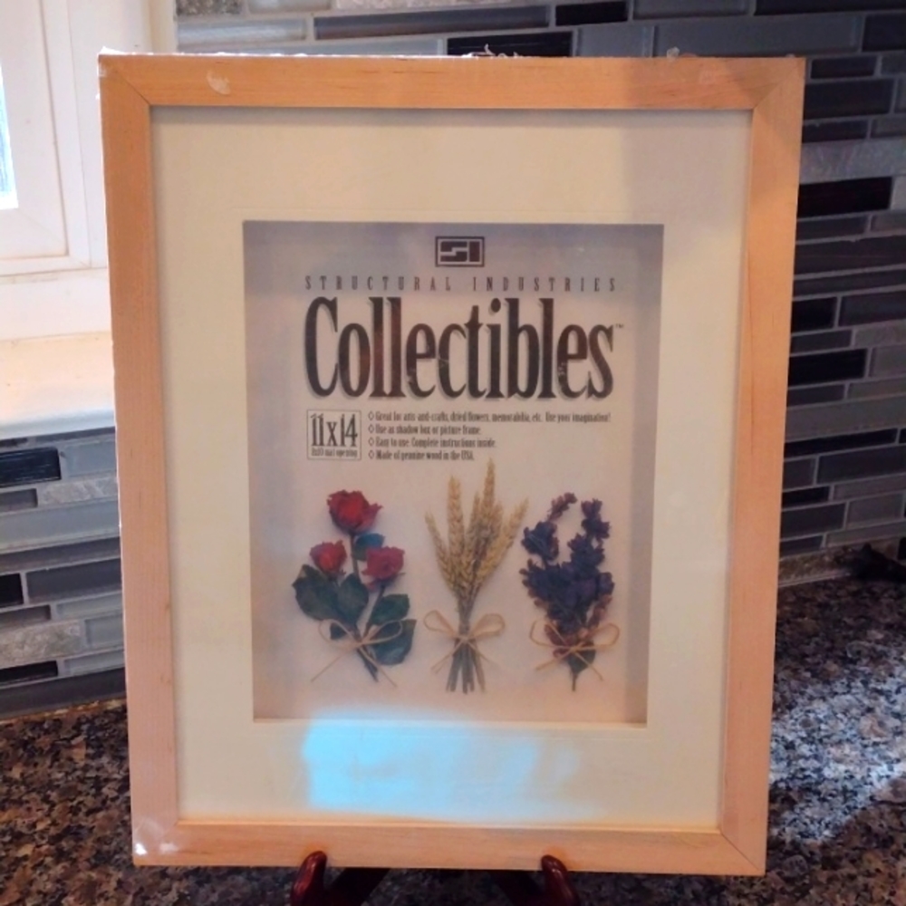 NWT Shadow Box Ash collectibles crafts memorabilia dried flowers frame